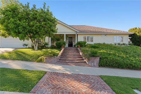 Photo of 23837 Killion Street, Woodland Hills, CA 91367 (MLS # SR26086560)