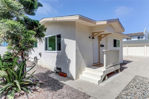 Photo of 426 S Broadway Ave, Redondo Beach, CA 90277 (MLS # SB25194461) Photo of 426 S Broadway Ave, Redondo Beach, CA 90277 (MLS # SB25194461)