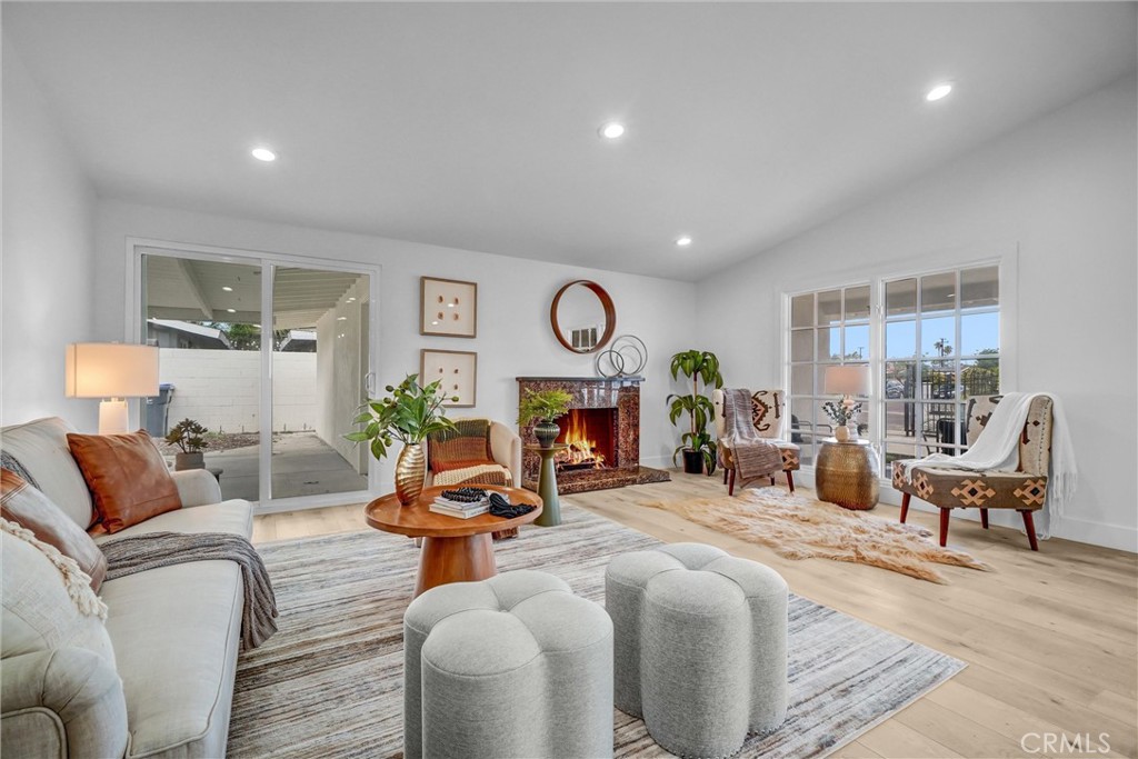 4122 W Kent