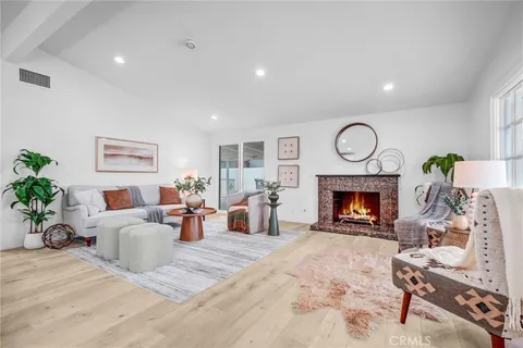 MLS: OC26081548