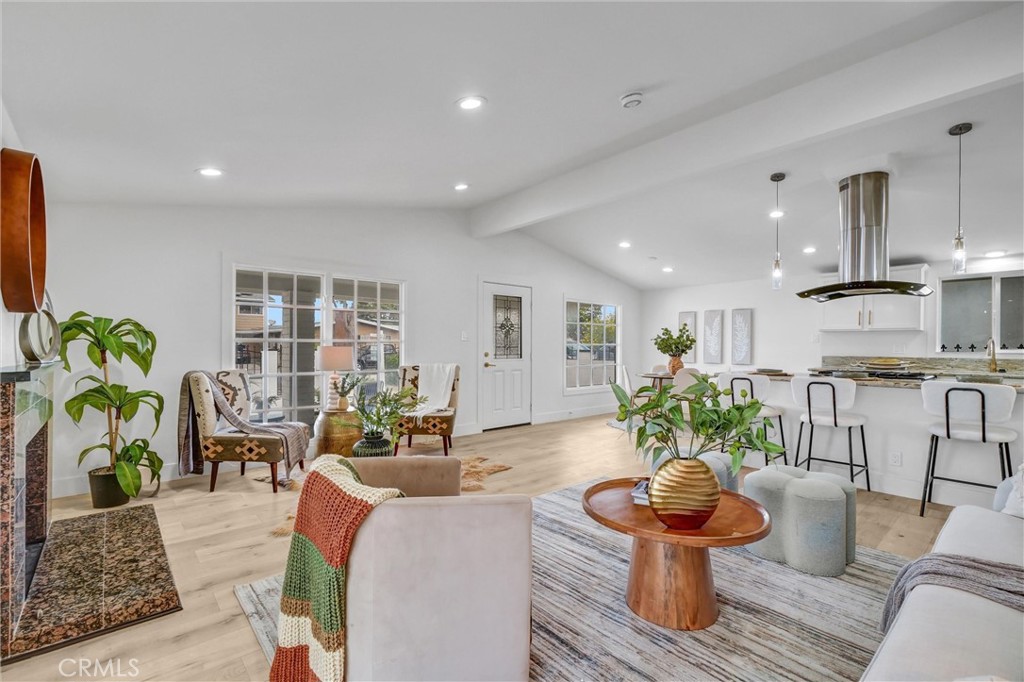 4122 W Kent