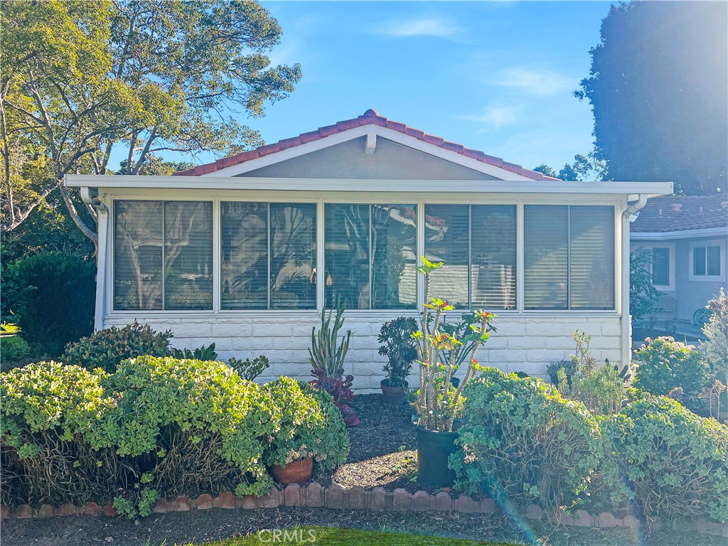 2056 Via Mariposa E A