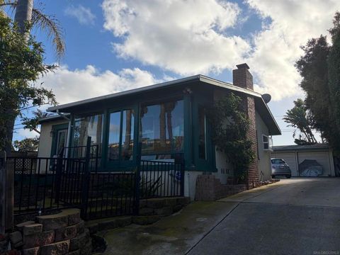415 S Weitzel St Oceanside CA 92054