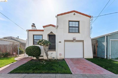 Photo of 6019 Brann St St, Oakland, CA 94605 (MLS # 41126867)