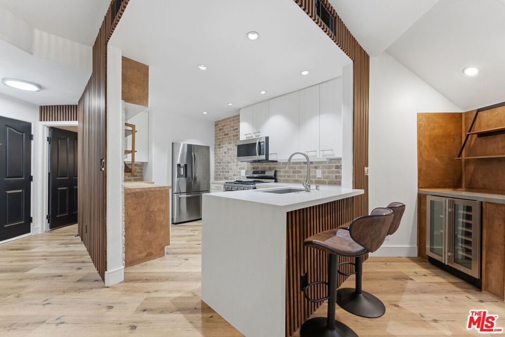 1160 Granville Avenue 104