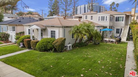 Photo of 2907 W Riverside Drive, Burbank, CA 91505 (MLS # 26645001)