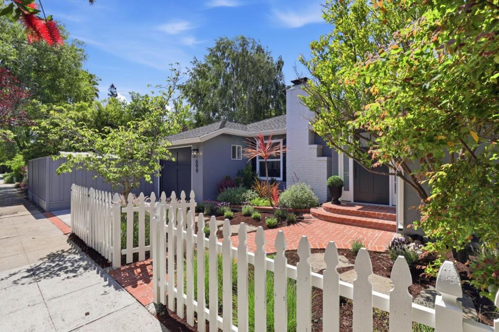 699 Oregon Avenue