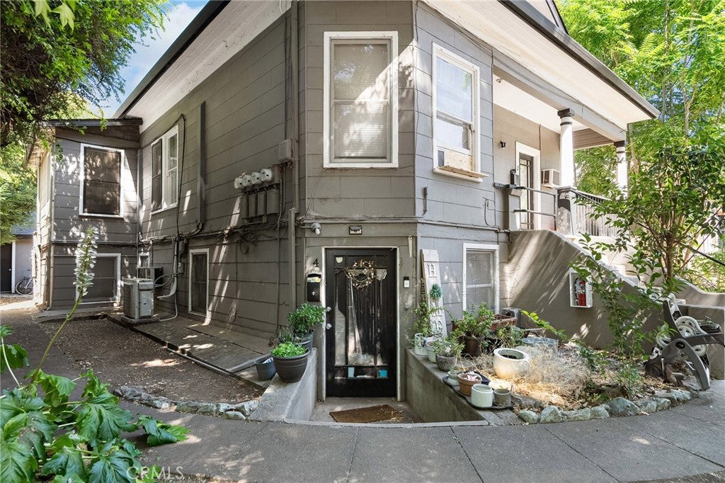 1029 Salem Street