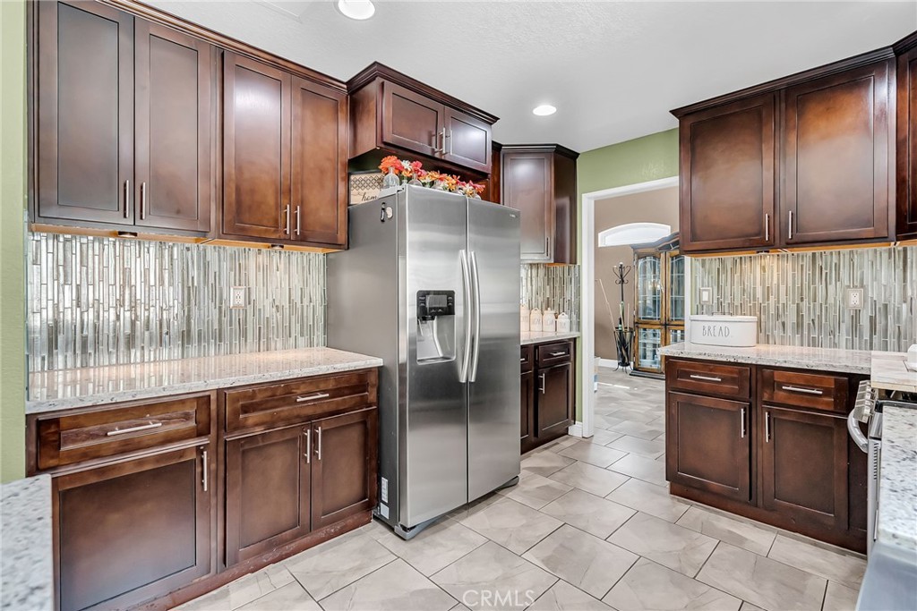 2744 W Fairview Drive