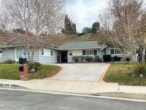 Photo of 7138 Kilty Ave, West Hills, CA 91307 (MLS # SR26104176)