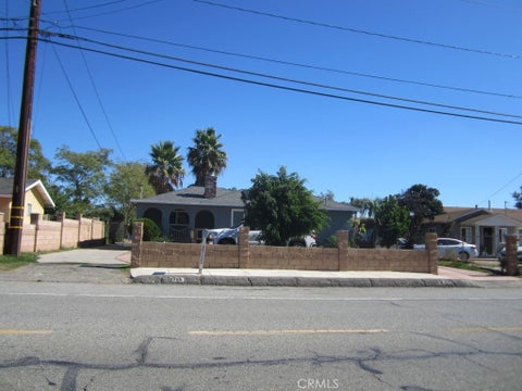 Photo of 9755 Locust Avenue, Bloomington, CA 92316 (MLS # CV26232600)