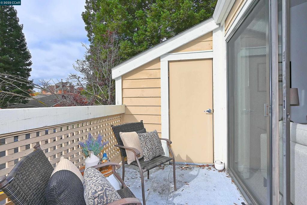 CRESTVIEW - Residential