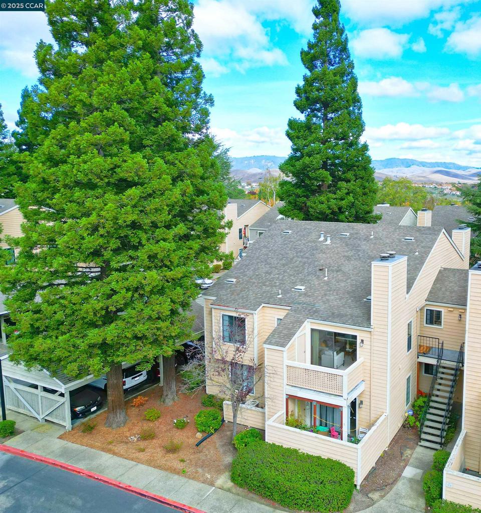 CRESTVIEW - Residential