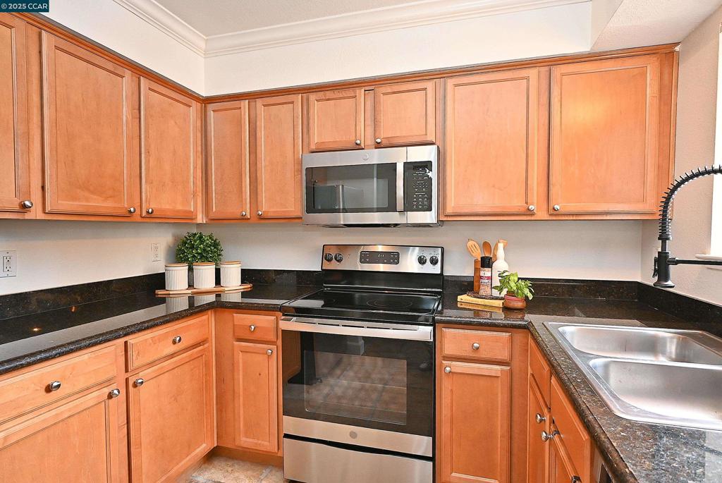 CRESTVIEW - Residential