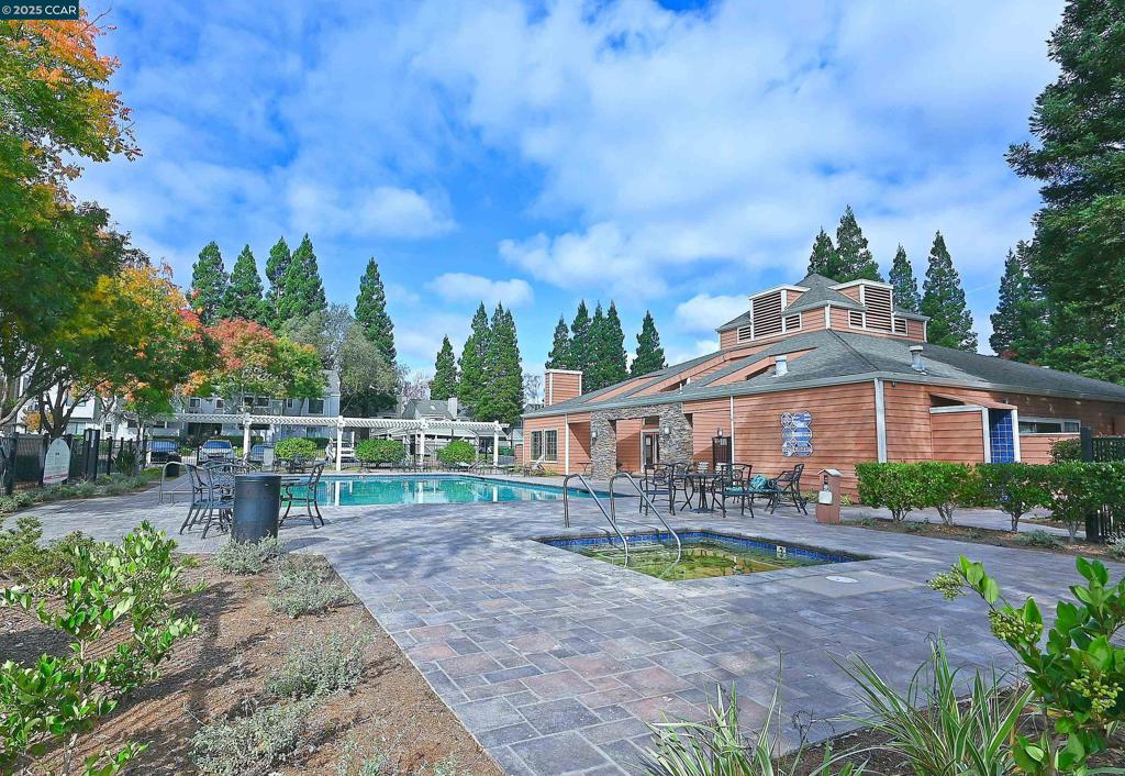 CRESTVIEW - Residential