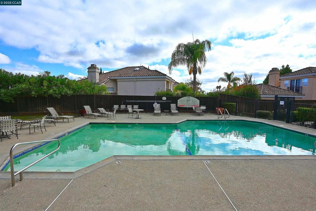 CRESTVIEW - Residential