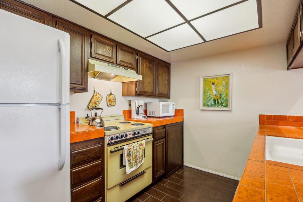 Smoketree Racquet Cl - Residential