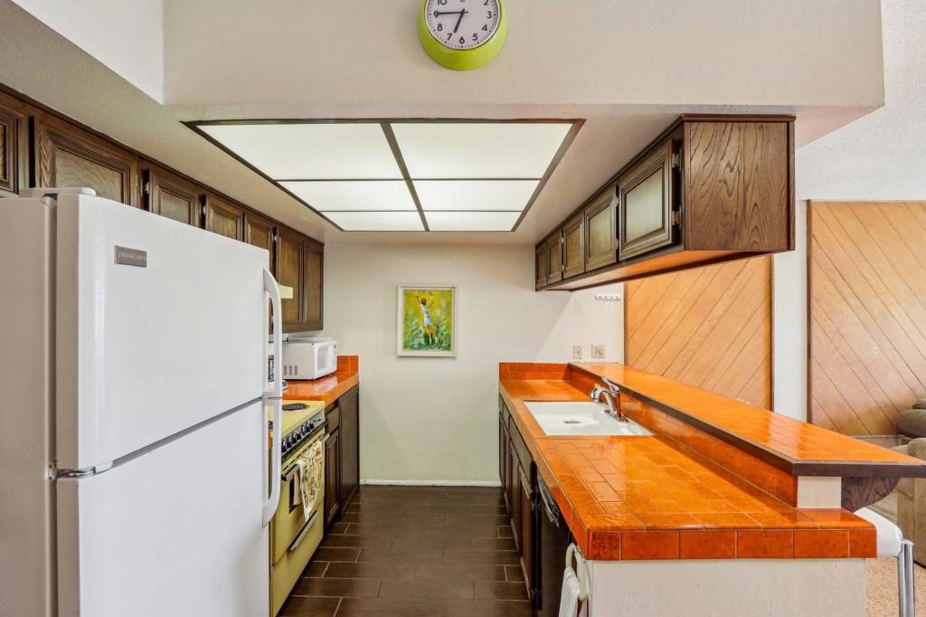 Smoketree Racquet Cl - Residential