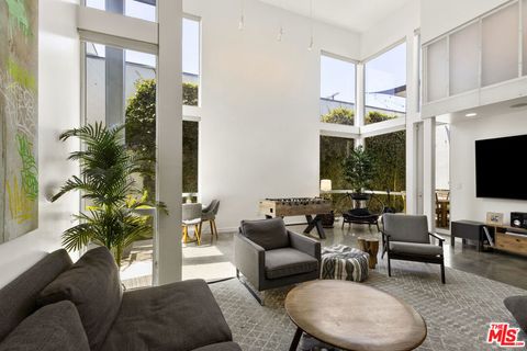 Photo of 1410 Pacific Avenue, Venice, CA 90291 (MLS # 25549383)