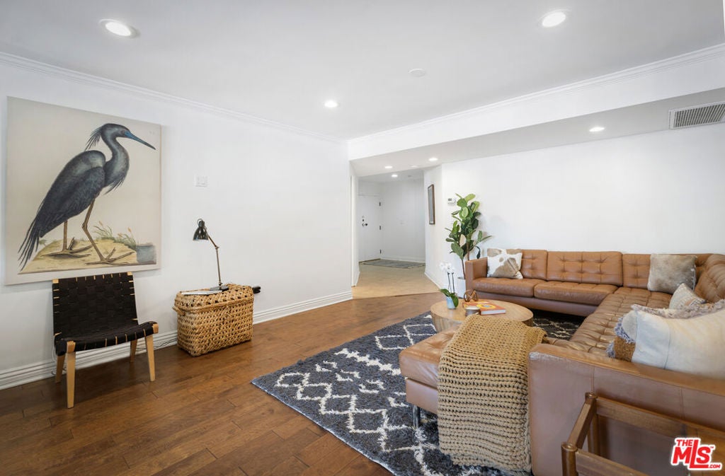 330 W California Boulevard 101