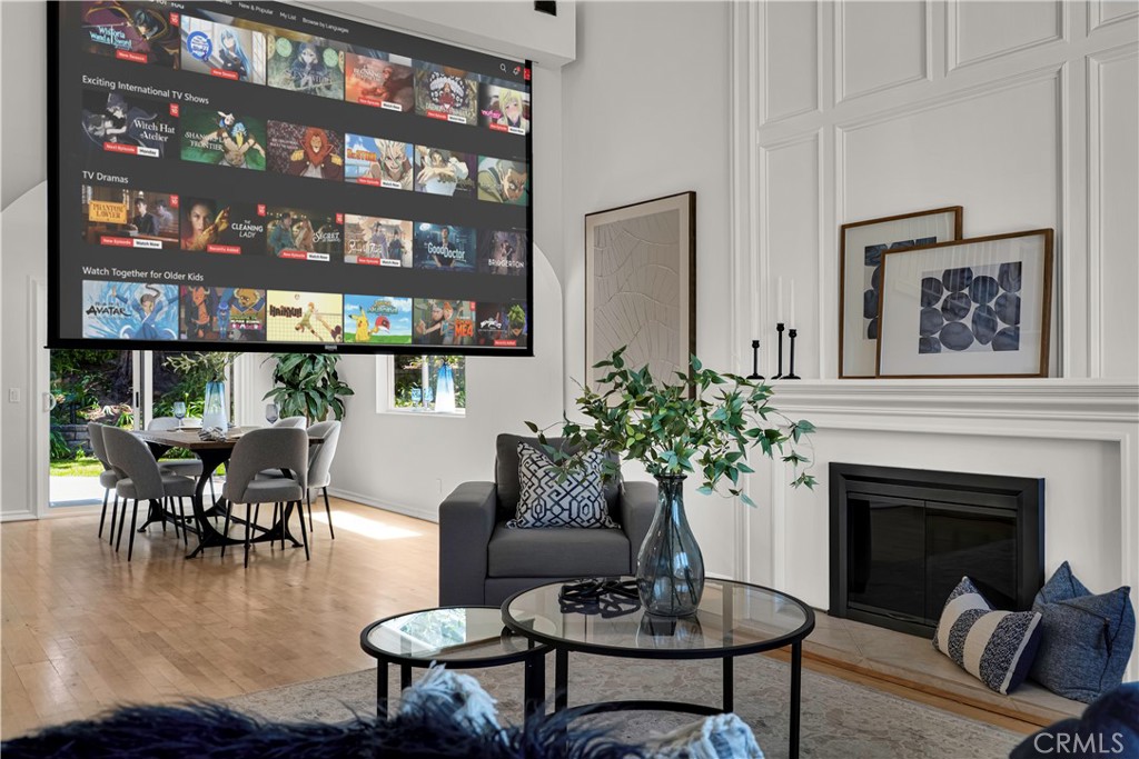 6 N Peregrine Circle