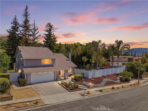Photo of 6 N Peregrine Circle, Oak Park, CA 91377 (MLS # SR26106434)