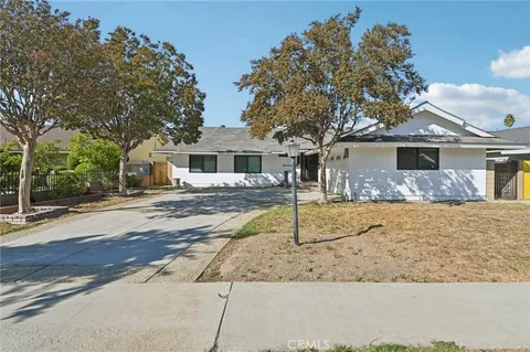 MLS: SR26093473