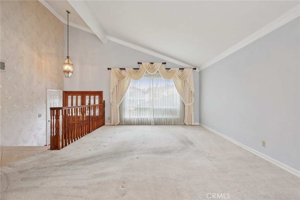 211 S Francisco Place