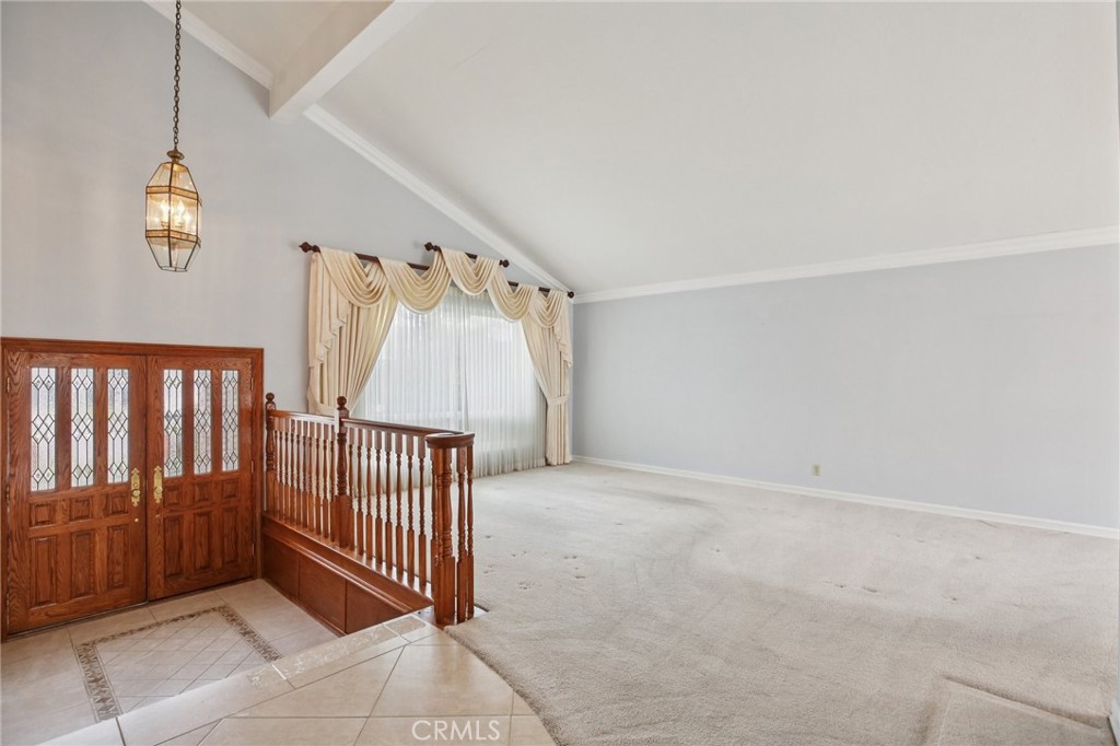 211 S Francisco Place