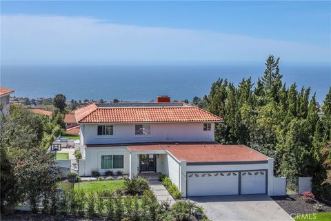 Photo of 28631 Shire Oaks Dr, Rancho Palos Verdes, CA 90275 (MLS # PV26077637)