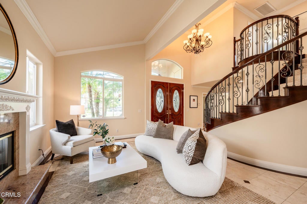 8328 E Hermosa Drive