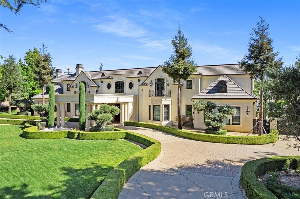 870 Fallen Leaf Road