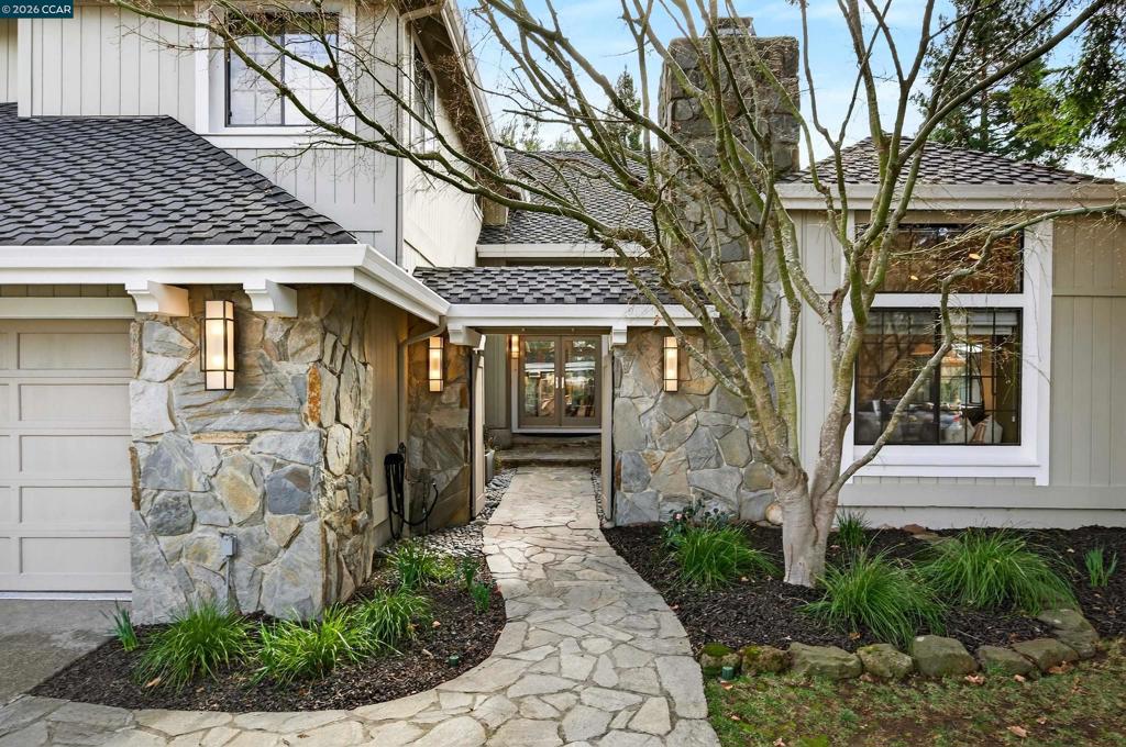 1219 1219 Whispering Oaks Dr