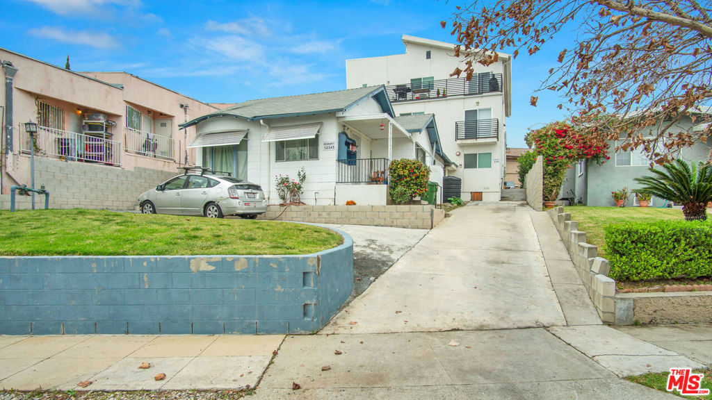 5353 5355 Oakland Street