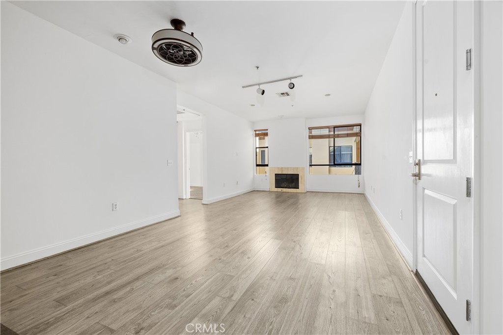 6938 Laurel Canyon Blvd 304