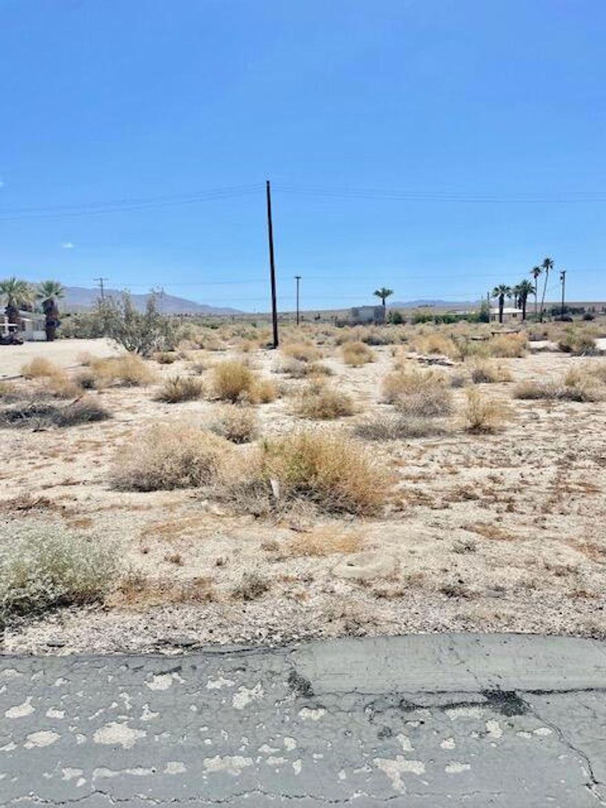 Great opportunity to own this vacant lot! Located in the private community of Desert Beach Estates in North Shore. It's ready for a new owner to be creative and build a Custom home! It offers beautiful Lake views.