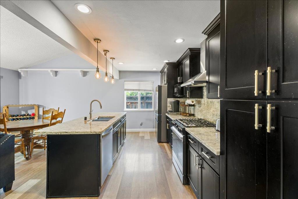 4584 Thousand Oaks Drive