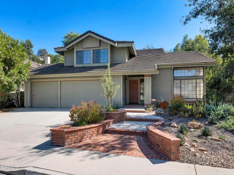 Photo of 754 Lynnmere Drive, Thousand Oaks, CA 91360 (MLS # V1-38452)