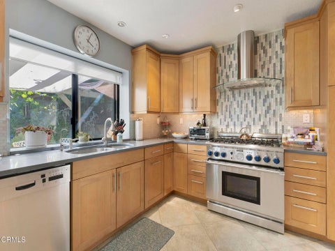 Tiny photo for 754 Lynnmere Drive, Thousand Oaks, CA 91360 (MLS # V1-38452)