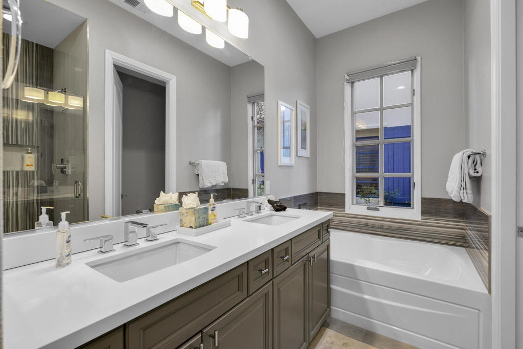 Legacy Villas - Residential