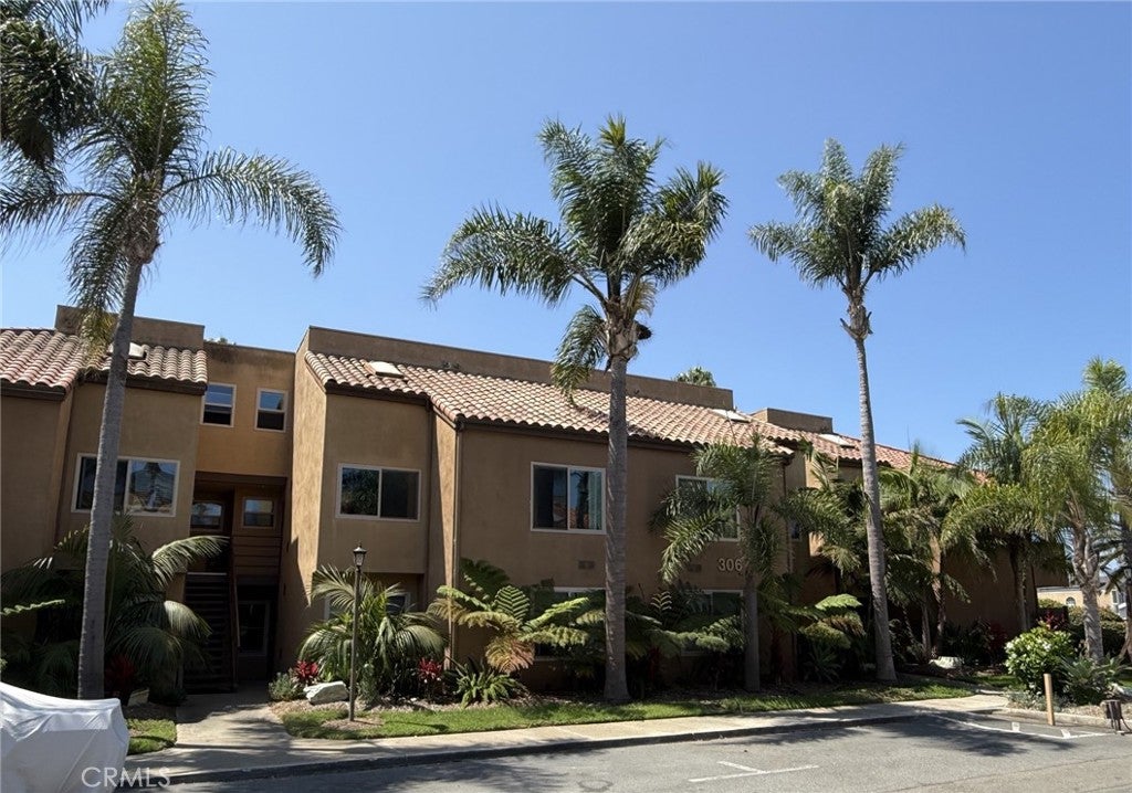 306 Coral Reef DR