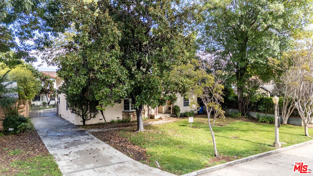 15217 Greenleaf Street