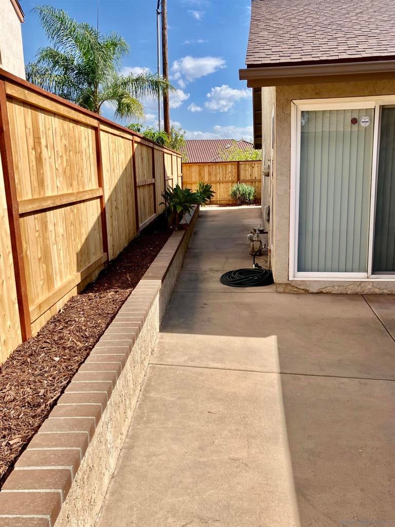 2158 Country Pl