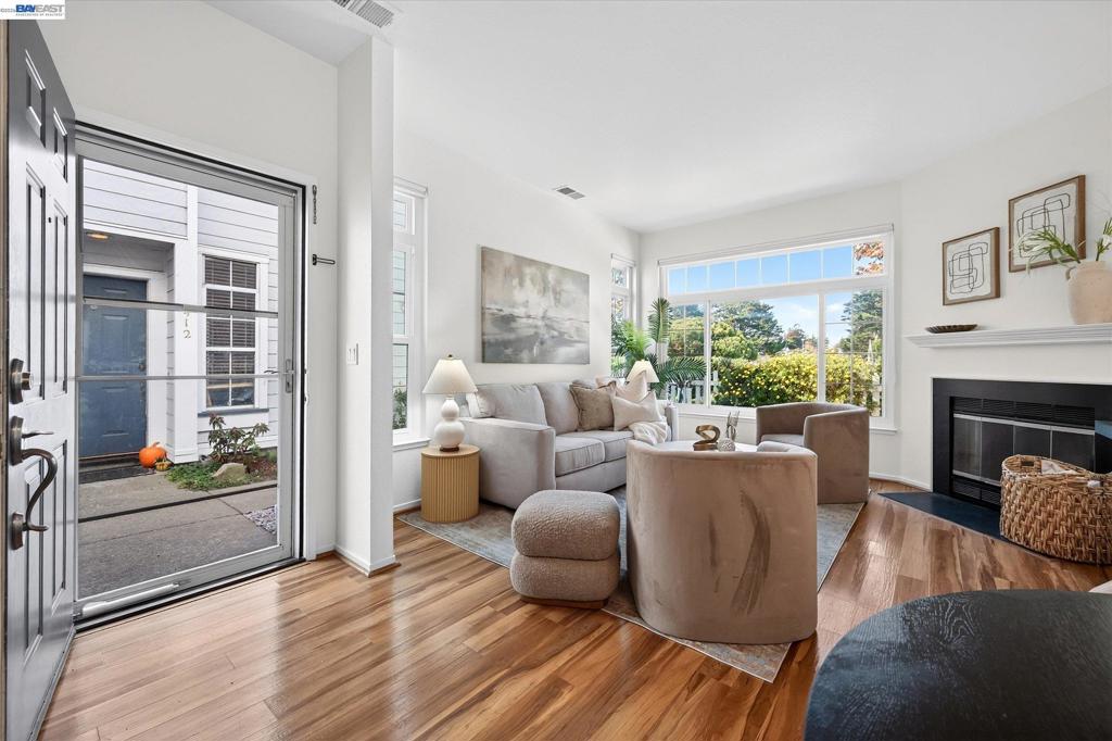 411 Commodore Drive