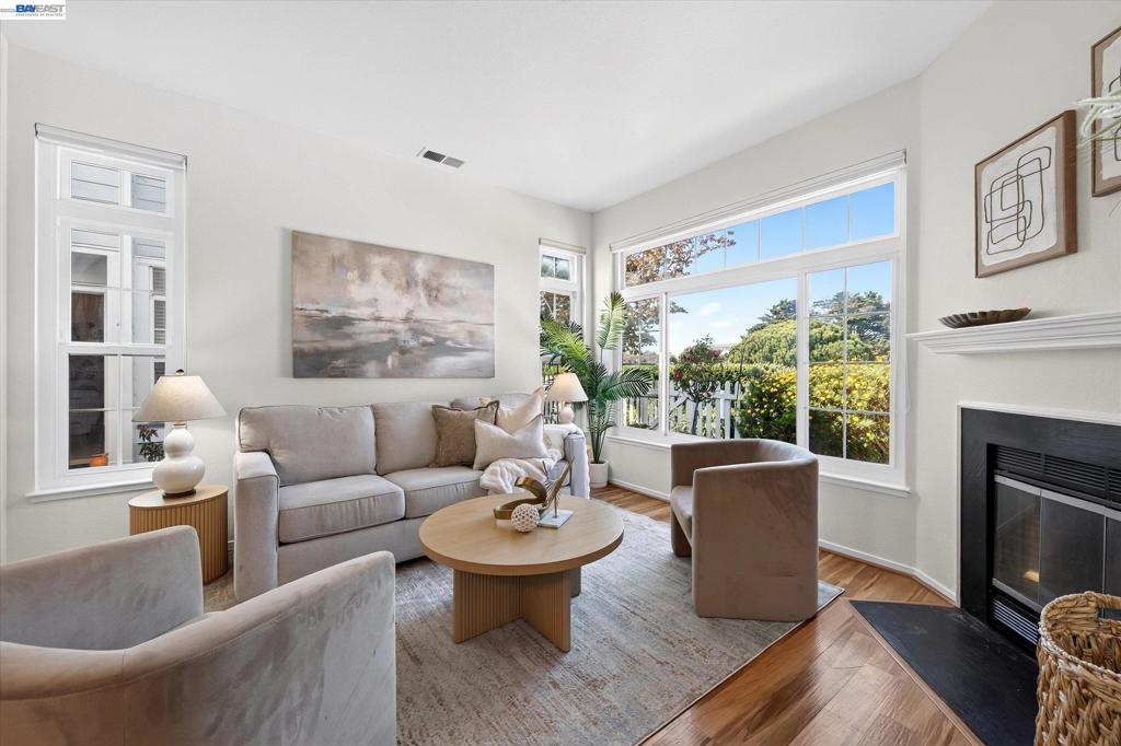 411 Commodore Drive
