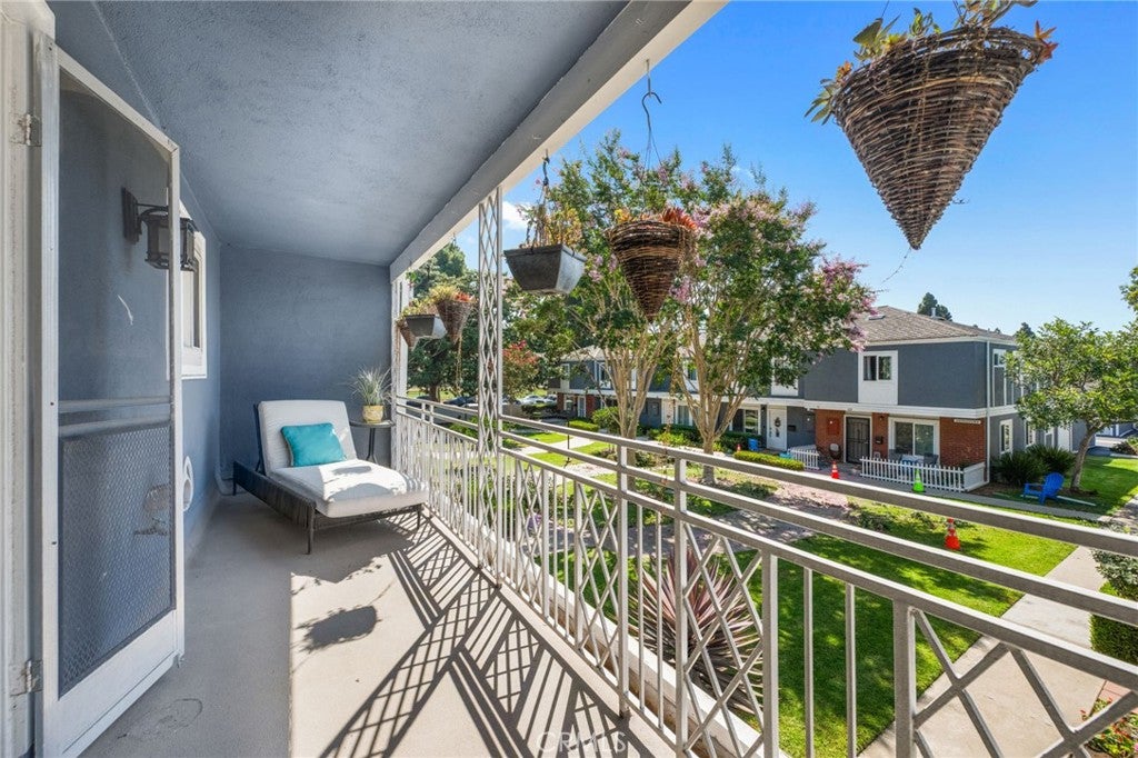 115 Morristown Ln