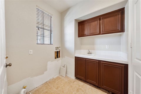 Tiny photo for 1331 Lockerton LN, Riverside, CA 92507 (MLS # SW26231958)