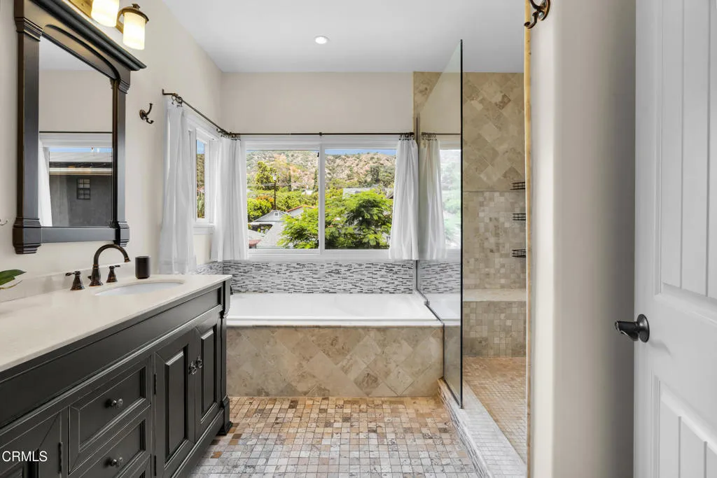 Monrovia, California 91016, United States, 4 Bedrooms Bedrooms, ,5 BathroomsBathrooms,Residential,Active,147444