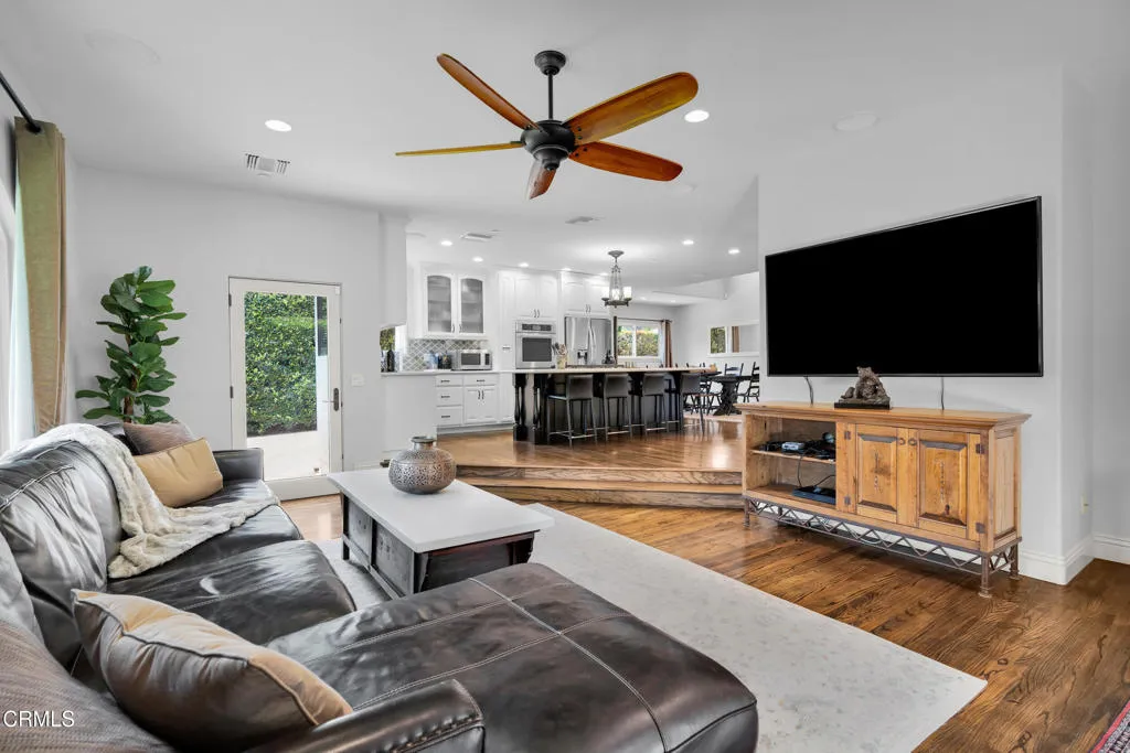 Monrovia, California 91016, United States, 4 Bedrooms Bedrooms, ,5 BathroomsBathrooms,Residential,Active,147444