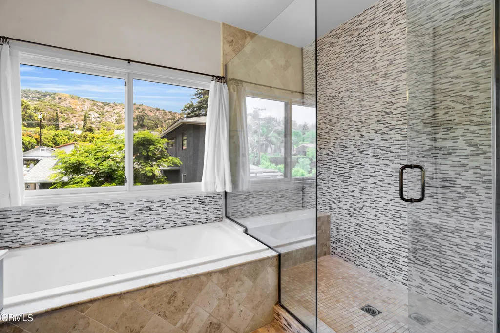 Monrovia, California 91016, United States, 4 Bedrooms Bedrooms, ,5 BathroomsBathrooms,Residential,Active,147444